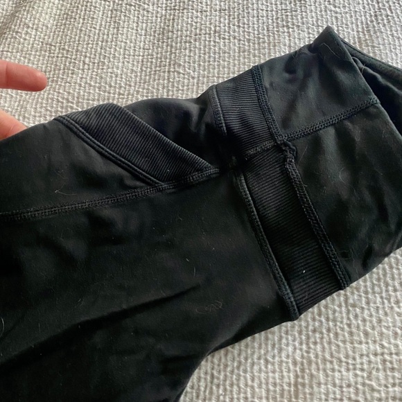 Lululemon crops, reflective & pockets 🍋 - Picture 5 of 5